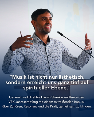 Harish Shankar, Generalmusikdirektor des Schleswig-Holsteinischen Landestheaters beim Vortrag